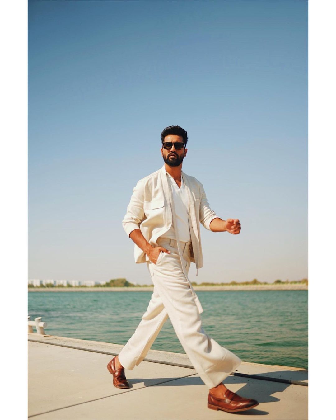 Vicky Kaushal looks dapper in the all smart and casual all-white outfit
