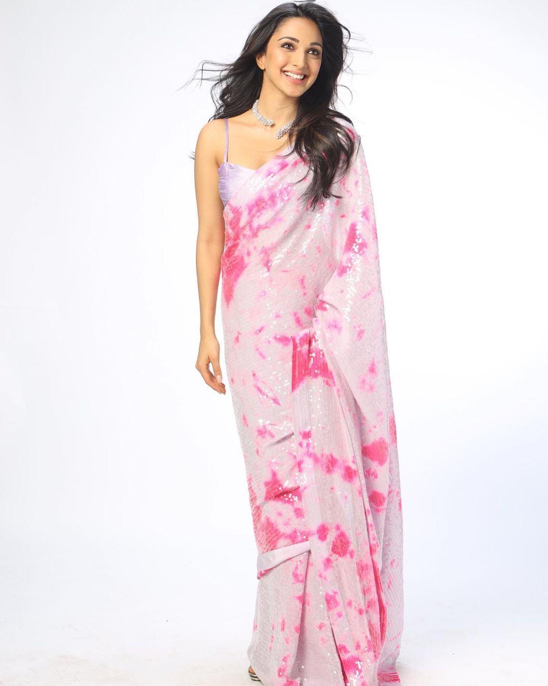 Kiara Advani looks pretty in the sequinned tie-dye saree