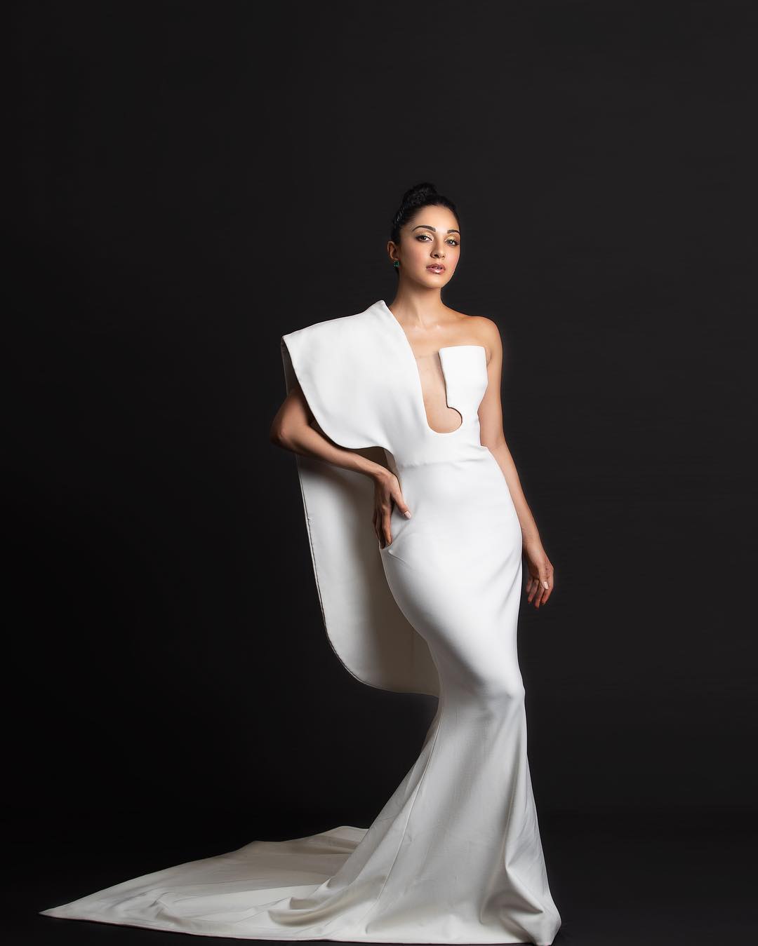 Kiara Advani looks statusque in the white sculpted gown