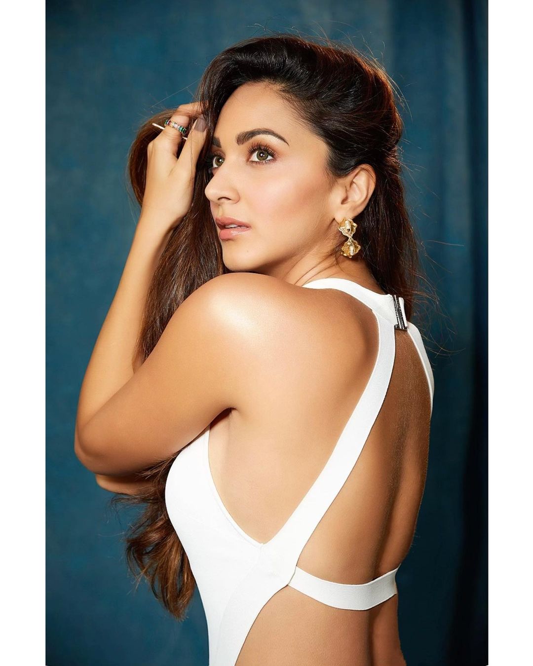 Kiara Advani is making heads turn in a stylish backless white top