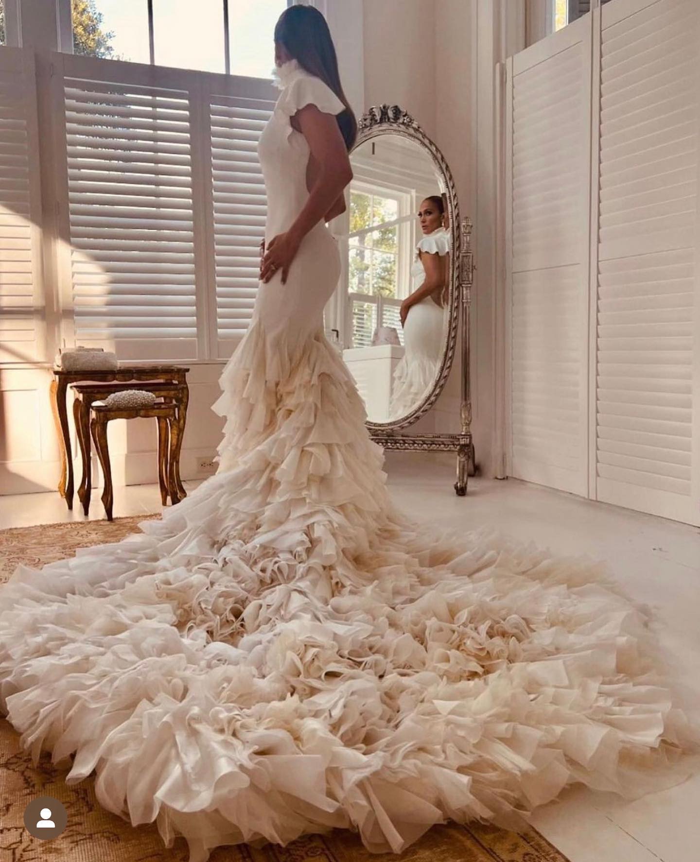 Jennifer Lopezâ€™s Wedding Dress Pics