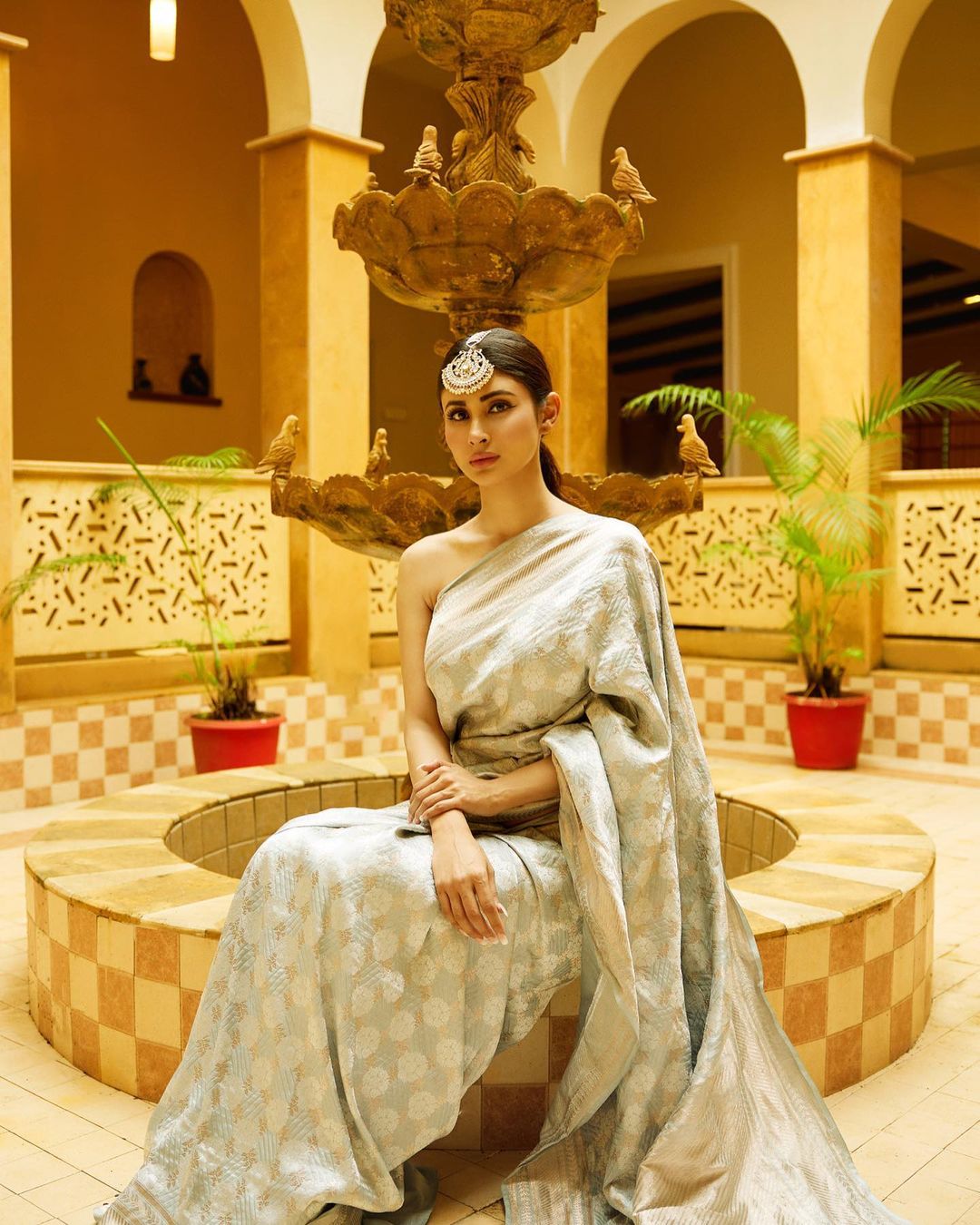 Mouni Roy Looks Bold And Gorgeous In Silk Saree Worn Without Blouse