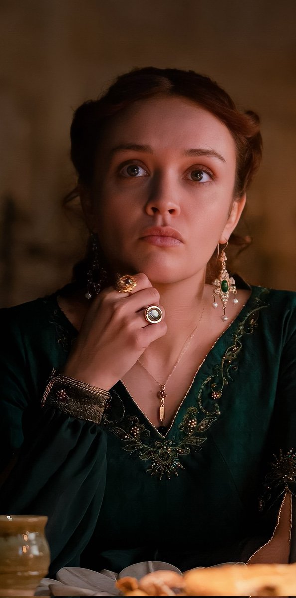 Olivia Cooke as Queen Alicent Hightower 🤍