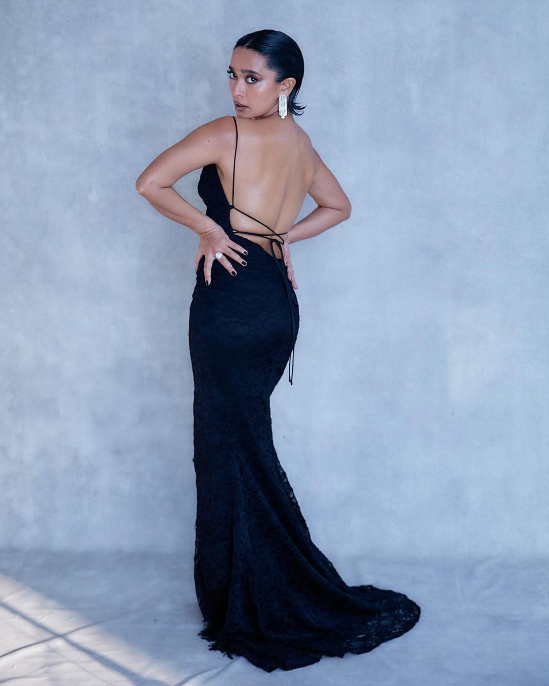 Sayani Gupta flaunts her sexy back in the black figure-hugging dress.