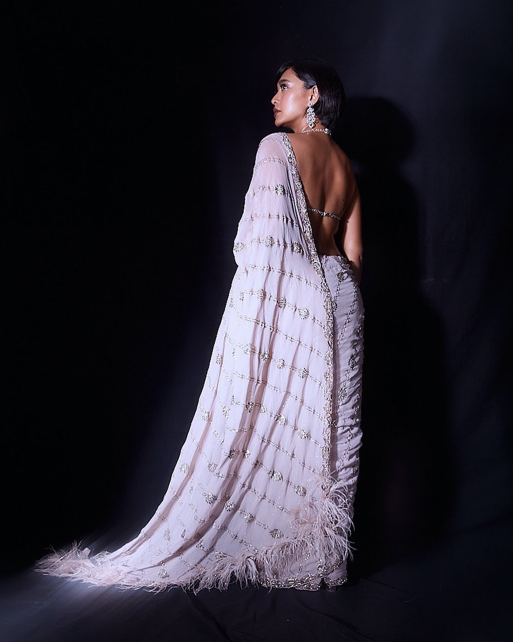 Sayani Gupta looks sensuous in the grey embellished saree.