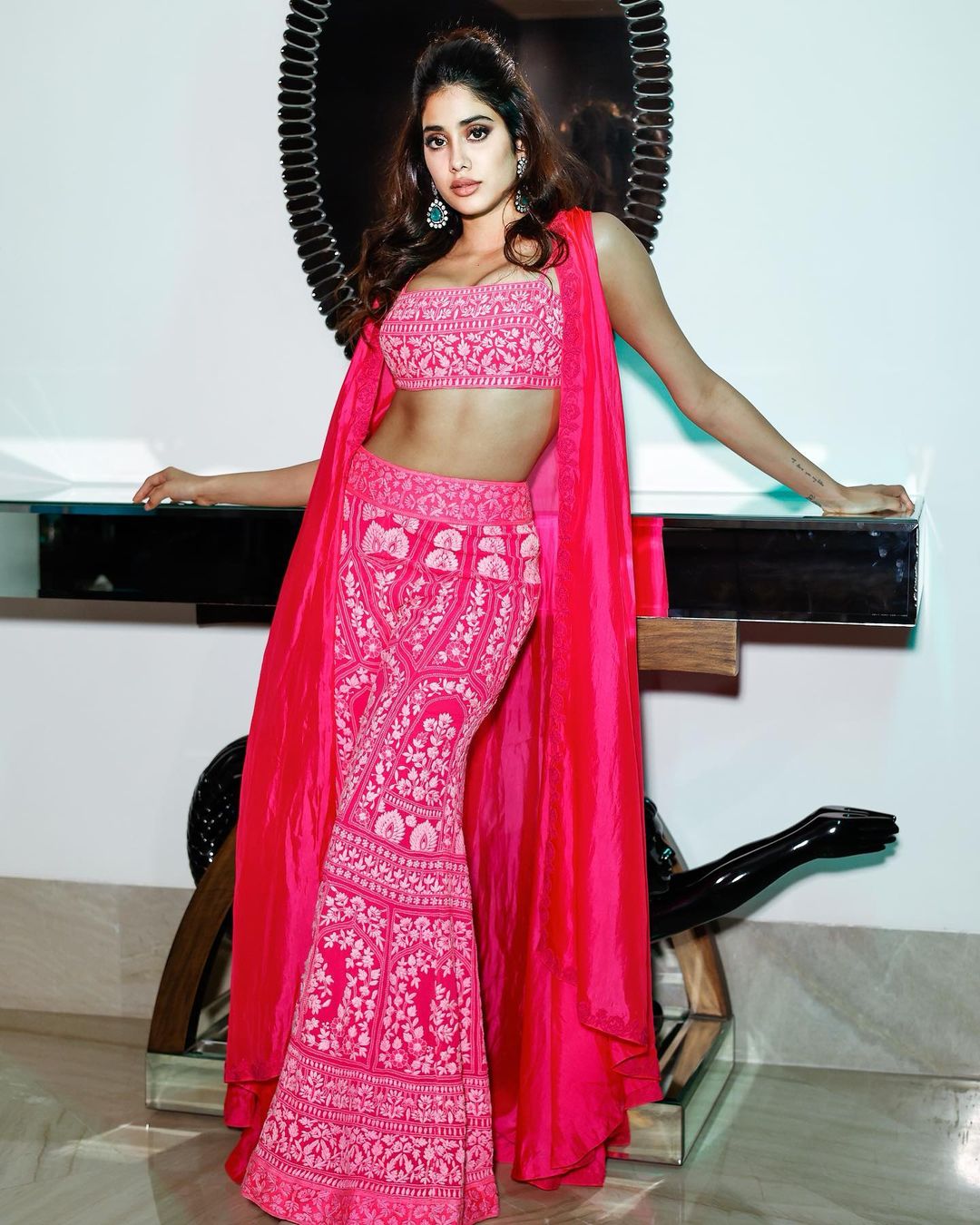Janhvi Kapoor is a vision to behold in the pink Indo-western co-ord set