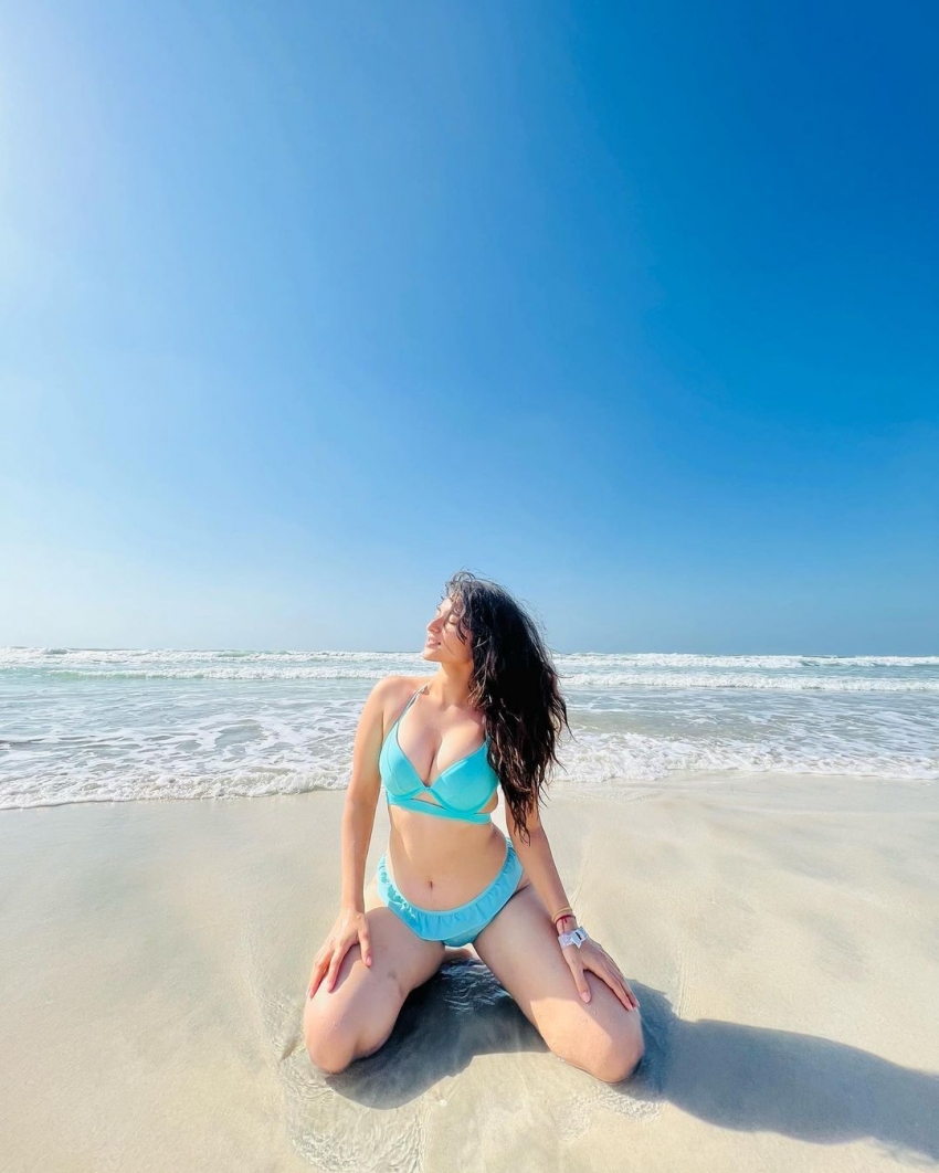 Kayadu Lohar Chilling in Blue Bikini Beside Beach