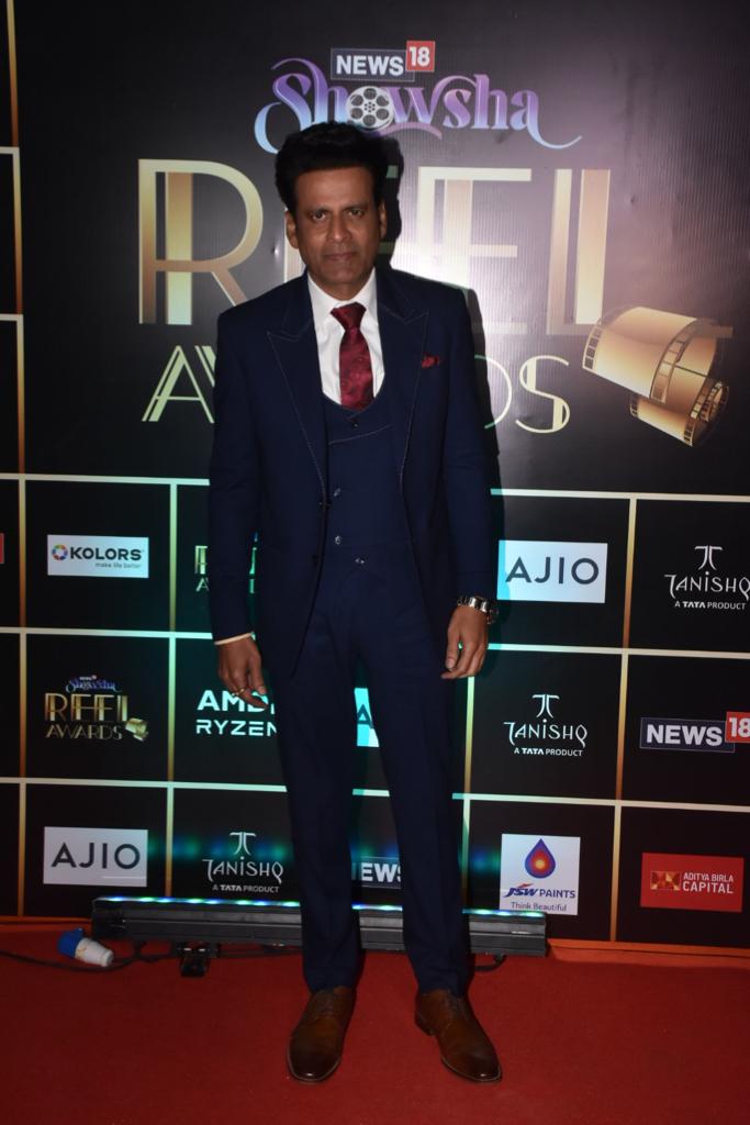 Manoj Bajpayee in blue tuxedo at the News18 Showsha Reel Awards 2023