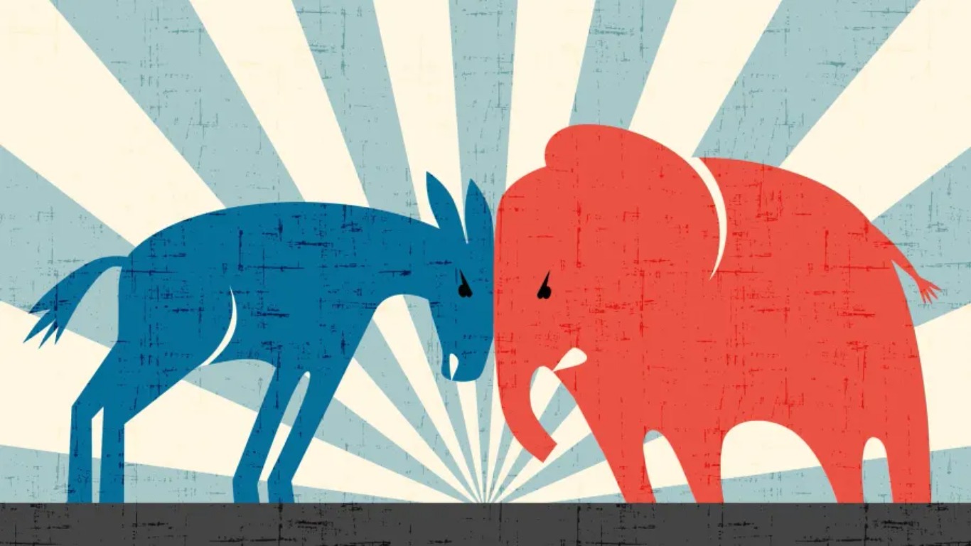 Democrat Donkey Head-to-head With Republican Elephant Wallpaper