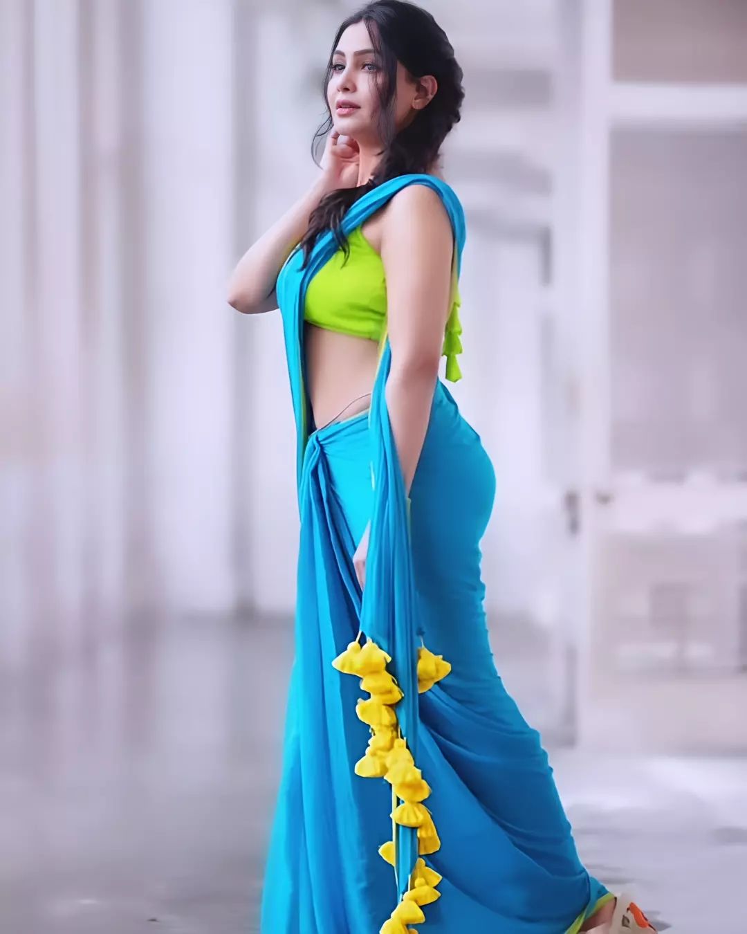 Shubhangi Atre captivating look in a blue saree.