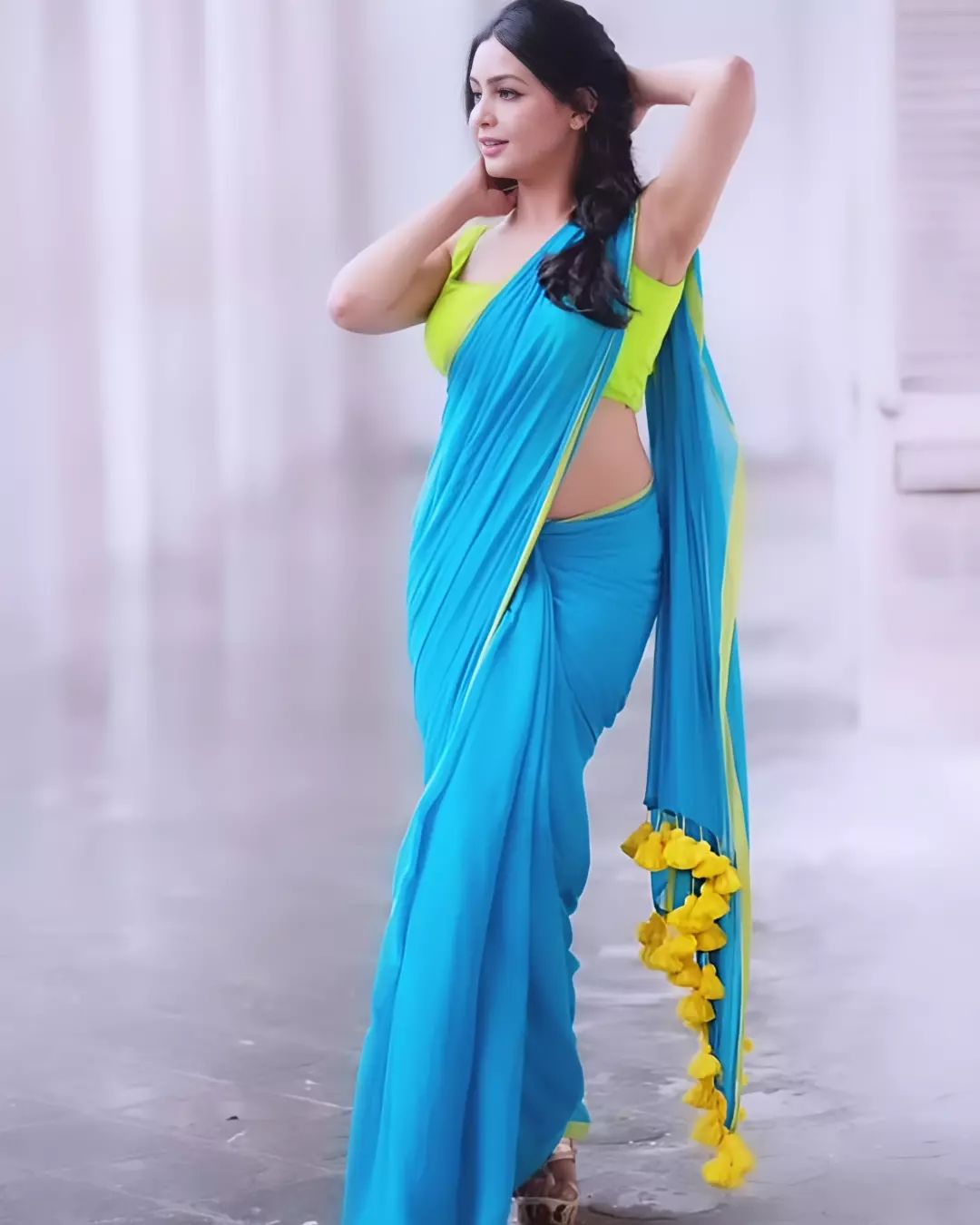 Shubhangi Atre stuns in a hot blue saree.