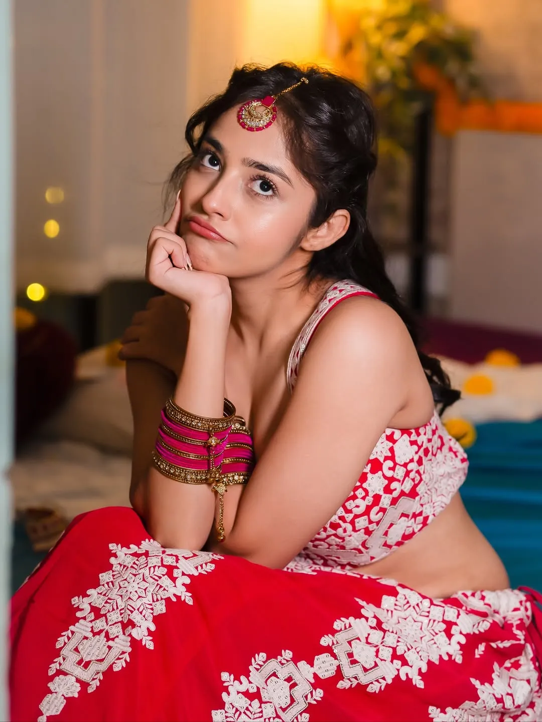 Bachu’s style perfectly balances tradition with trend. The classic embroidery and contemporary silhouette showcased how cultural elements can be effortlessly reimagined for the modern woman.